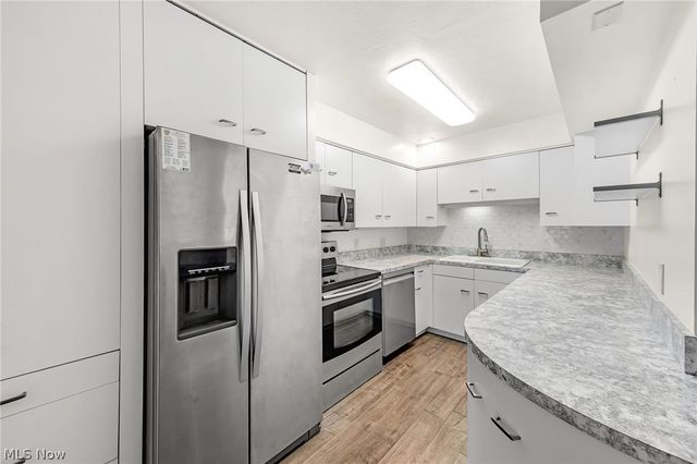 2000 King James Pky 108, Westlake, OH 44145
