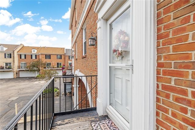 2000 King James Pky 108, Westlake, OH 44145