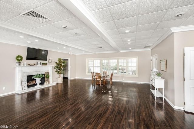 2000 King James Pky 108, Westlake, OH 44145