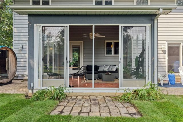 33202 N Woodland Terrace, Grayslake, IL 60030
