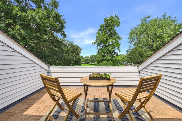 33202 N Woodland Terrace, Grayslake, IL 60030