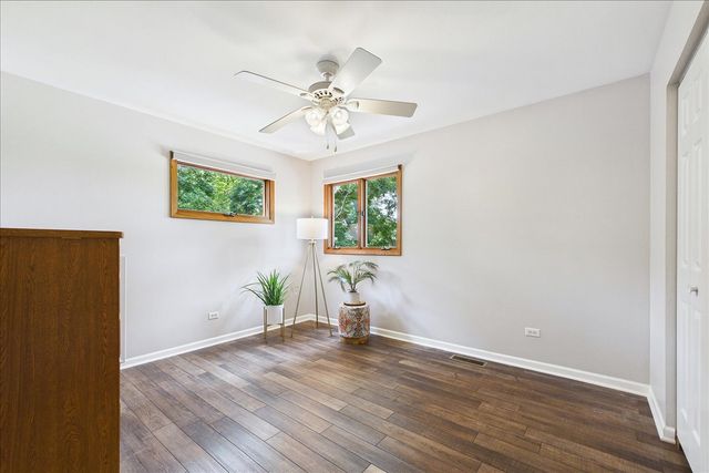 33202 N Woodland Terrace, Grayslake, IL 60030