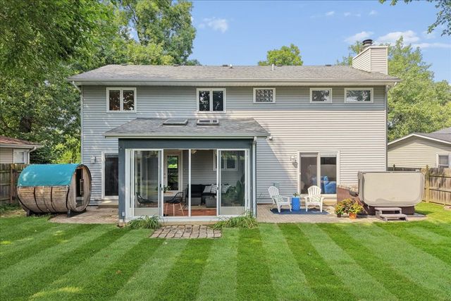 33202 N Woodland Terrace, Grayslake, IL 60030