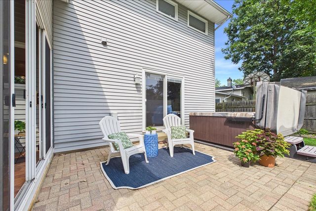 33202 N Woodland Terrace, Grayslake, IL 60030