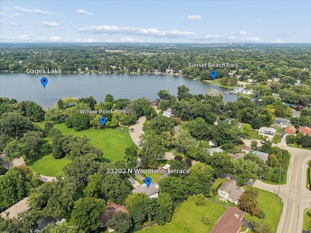 33202 N Woodland Terrace, Grayslake, IL 60030