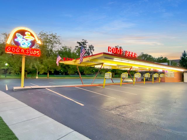 33202 N Woodland Terrace, Grayslake, IL 60030