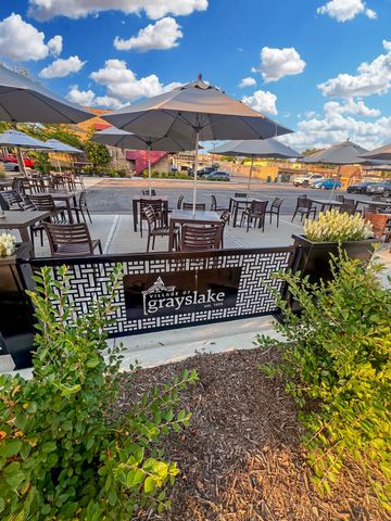 33202 N Woodland Terrace, Grayslake, IL 60030
