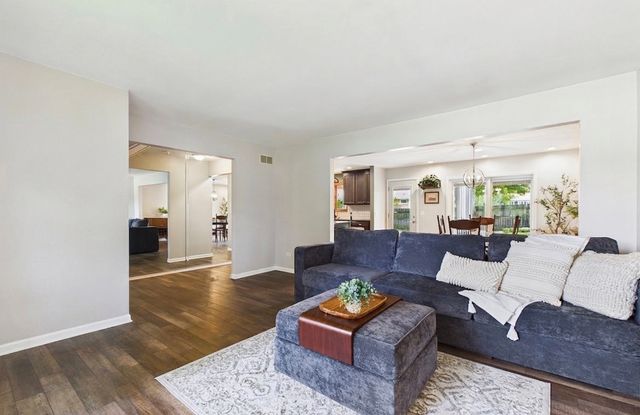 33202 N Woodland Terrace, Grayslake, IL 60030