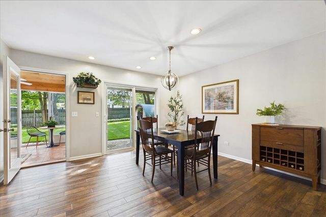 33202 N Woodland Terrace, Grayslake, IL 60030