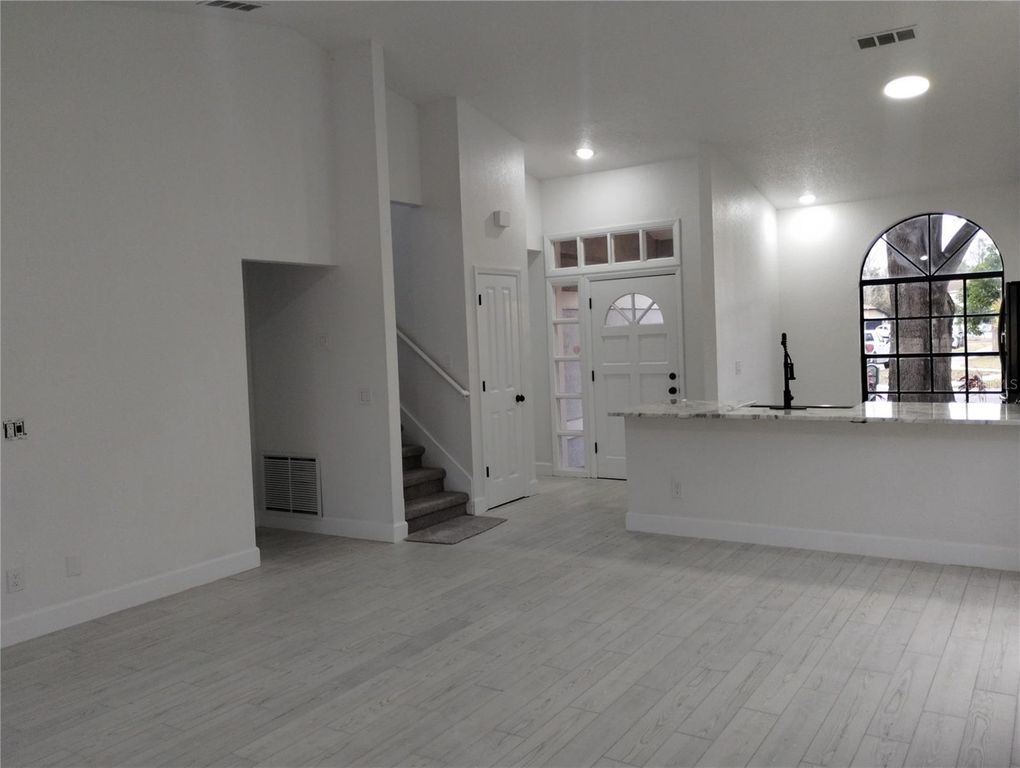 Image 27 of property listing at 1920 TINDARO DRIVE, Apopka, FL 32703