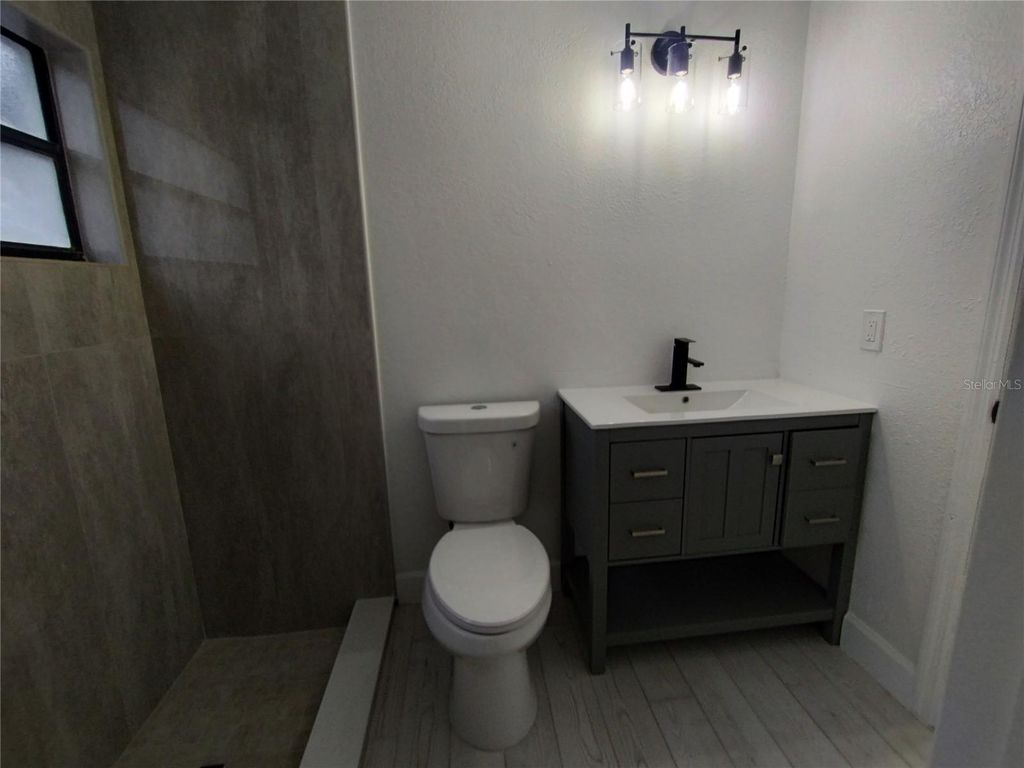 Image 31 of property listing at 1920 TINDARO DRIVE, Apopka, FL 32703