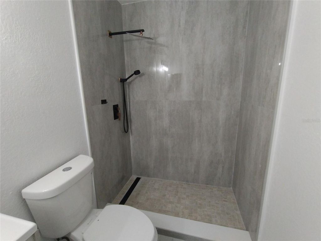 Image 38 of property listing at 1920 TINDARO DRIVE, Apopka, FL 32703