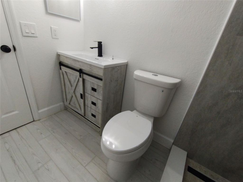 Image 41 of property listing at 1920 TINDARO DRIVE, Apopka, FL 32703