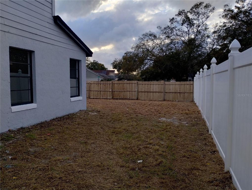 Image 45 of property listing at 1920 TINDARO DRIVE, Apopka, FL 32703