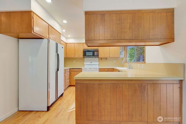 2401 NW Finn Hill Road, Poulsbo, WA 98370