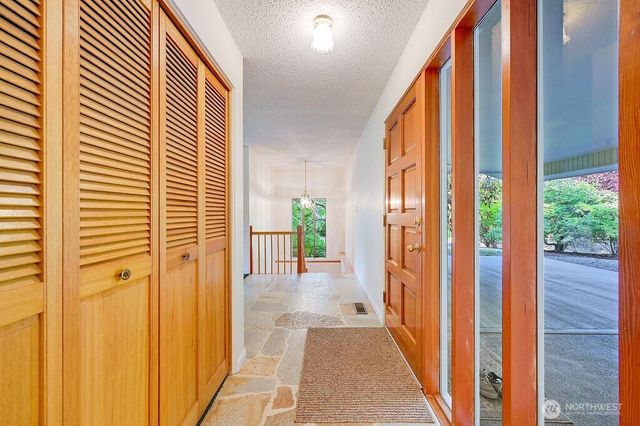 2401 NW Finn Hill Road, Poulsbo, WA 98370