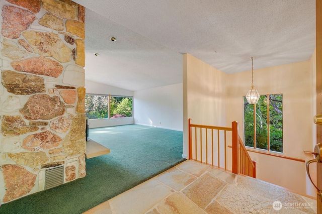 2401 NW Finn Hill Road, Poulsbo, WA 98370