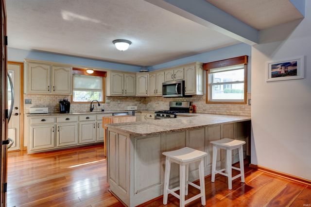 190 E Candy Cane Lane, Santa Claus, IN 47579