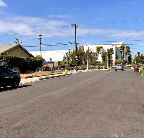 1918 W Piru Street W, Compton, CA 90222