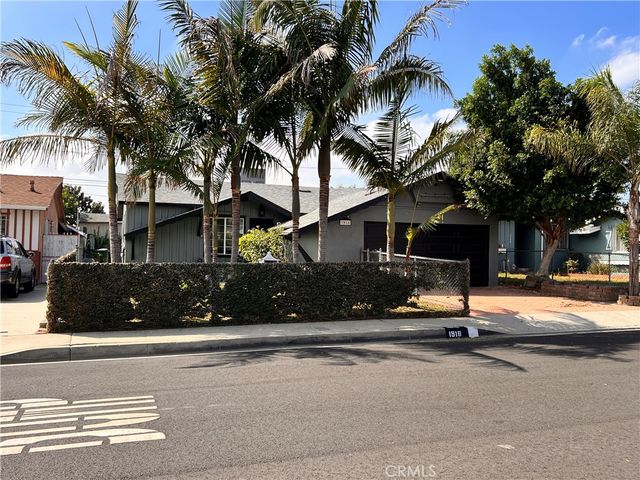 1918 W Piru Street W, Compton, CA 90222