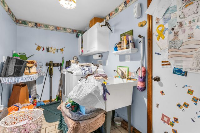 8 HILLCREST LN, Tuckerton, NJ 08087