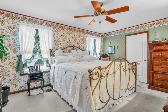 8 HILLCREST LN, Tuckerton, NJ 08087