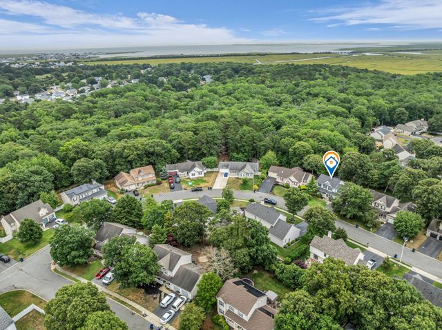 8 HILLCREST LN, Tuckerton, NJ 08087