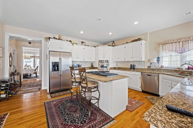 6300 Grand Harbour Drive, Hixson, TN 37343