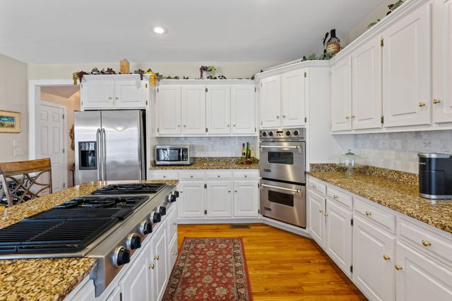 6300 Grand Harbour Drive, Hixson, TN 37343