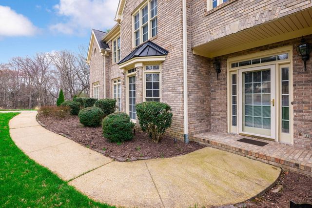6300 Grand Harbour Drive, Hixson, TN 37343