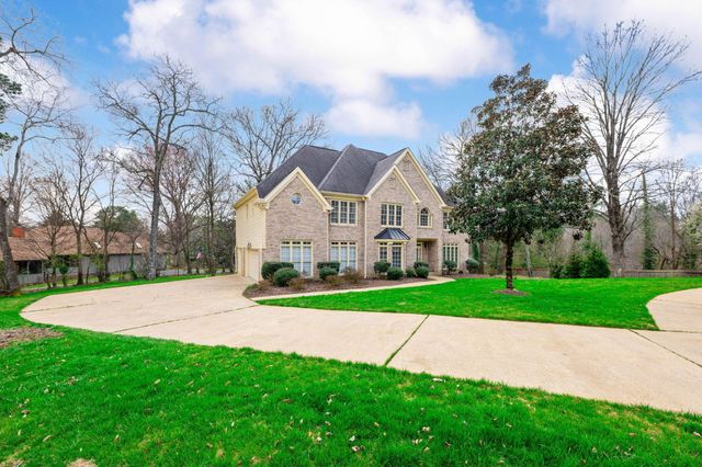 6300 Grand Harbour Drive, Hixson, TN 37343