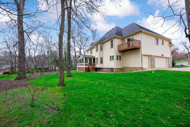 6300 Grand Harbour Drive, Hixson, TN 37343