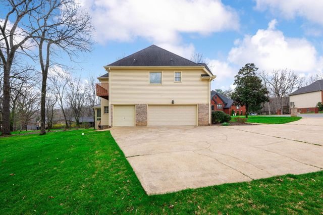 6300 Grand Harbour Drive, Hixson, TN 37343