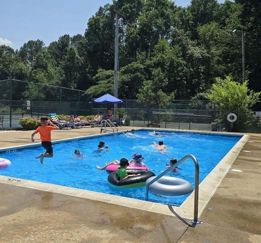6300 Grand Harbour Drive, Hixson, TN 37343