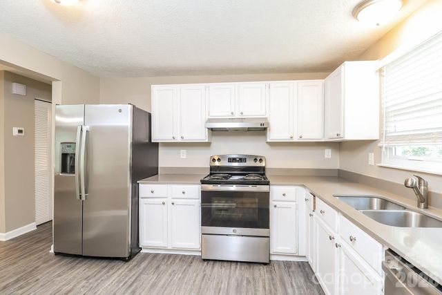 9111 Touchstone Lane, Charlotte, NC 28227