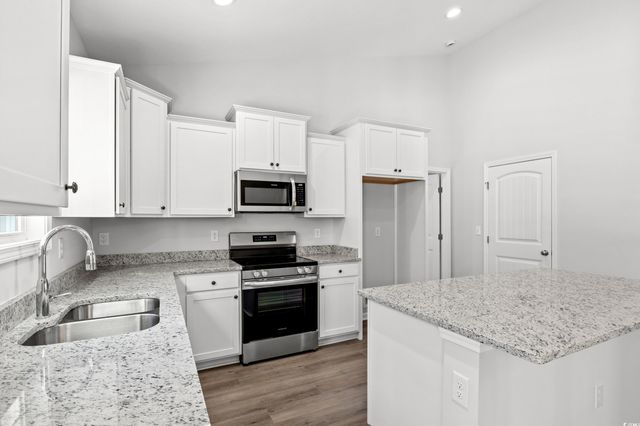 510 Woodside Dr., Conway, SC 29526