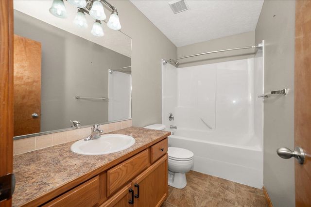 18013 E 11th Ct, Greenacres, WA 99016