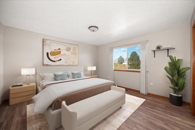 18013 E 11th Ct, Greenacres, WA 99016