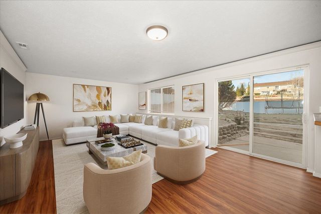 18013 E 11th Ct, Greenacres, WA 99016