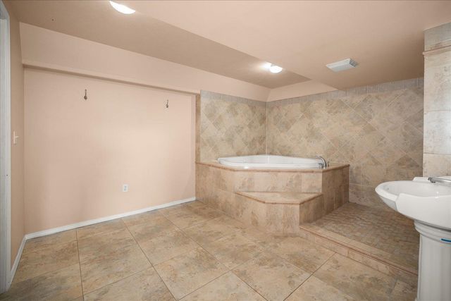 18013 E 11th Ct, Greenacres, WA 99016