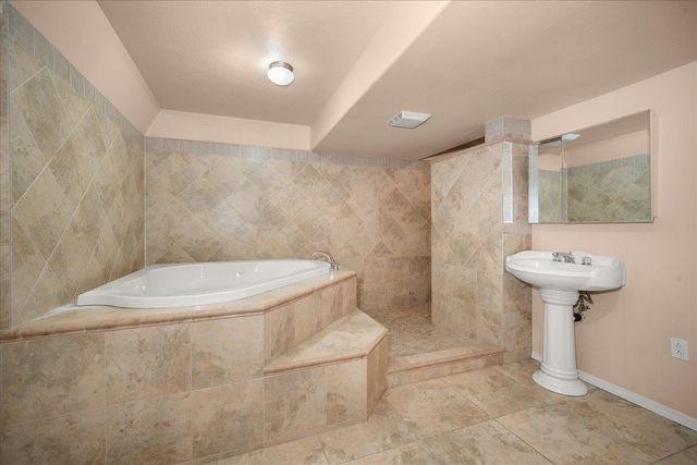 18013 E 11th Ct, Greenacres, WA 99016