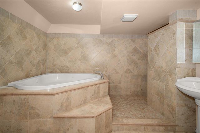 18013 E 11th Ct, Greenacres, WA 99016