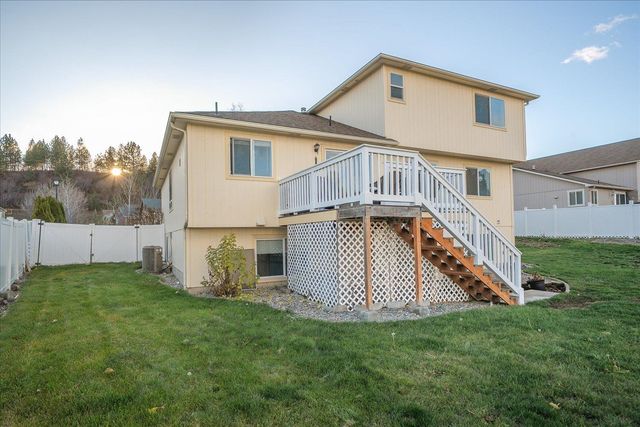 18013 E 11th Ct, Greenacres, WA 99016