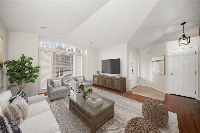 18013 E 11th Ct, Greenacres, WA 99016