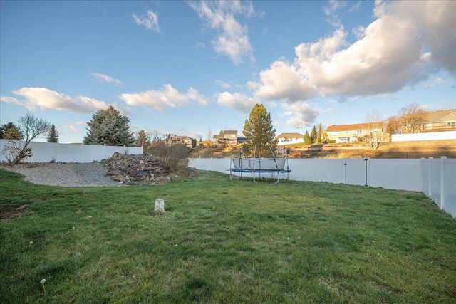 18013 E 11th Ct, Greenacres, WA 99016