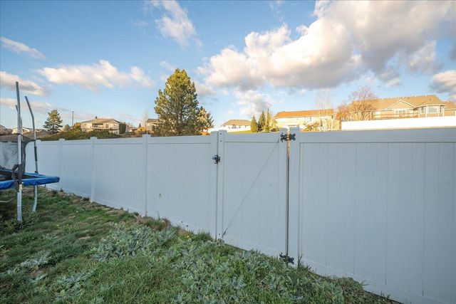 18013 E 11th Ct, Greenacres, WA 99016