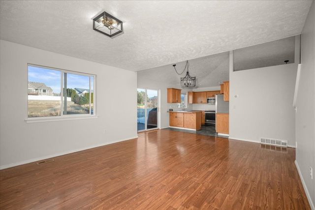 18013 E 11th Ct, Greenacres, WA 99016