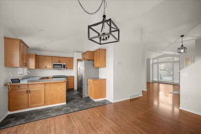 18013 E 11th Ct, Greenacres, WA 99016