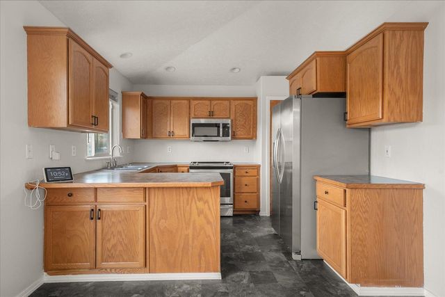 18013 E 11th Ct, Greenacres, WA 99016