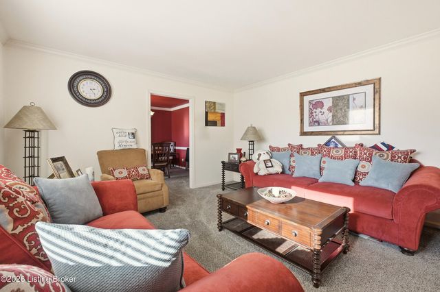 10501 Lawrencekirk Ct, Douglass Hills, KY 40243